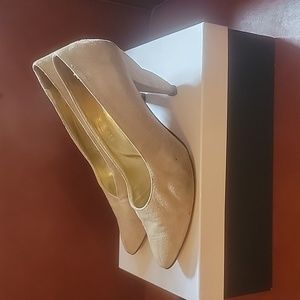 Escada made in Italy light grey / gray suede high heels